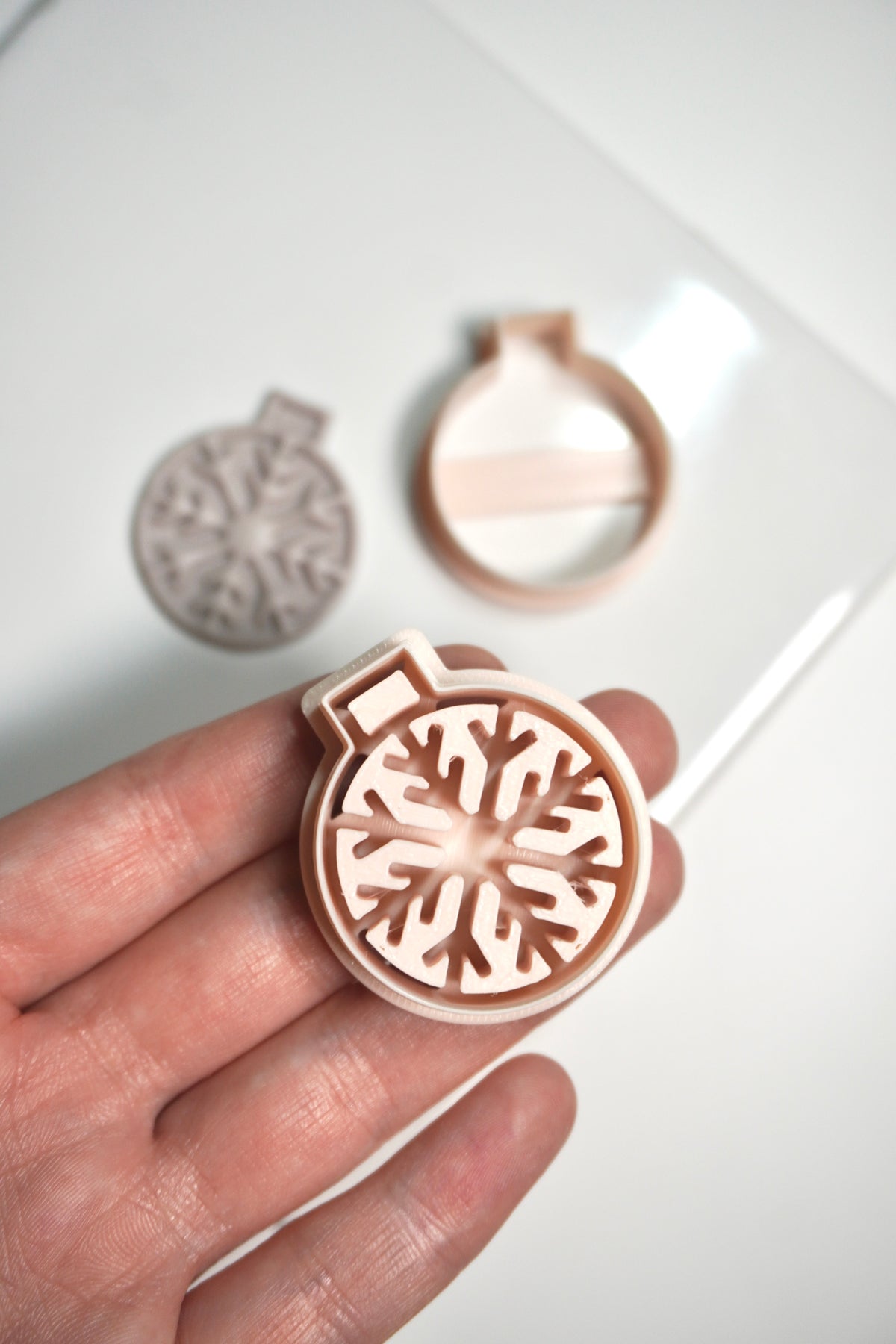 Large wax stamp snowflake stained glass (with outline cutter)