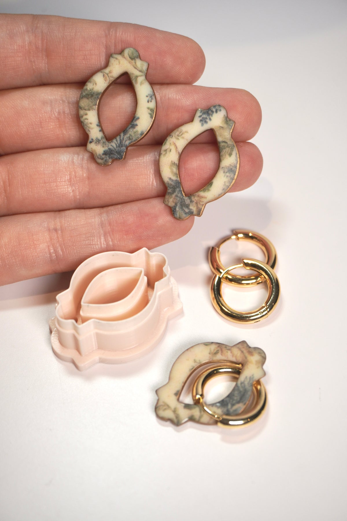 Winter hoop charm