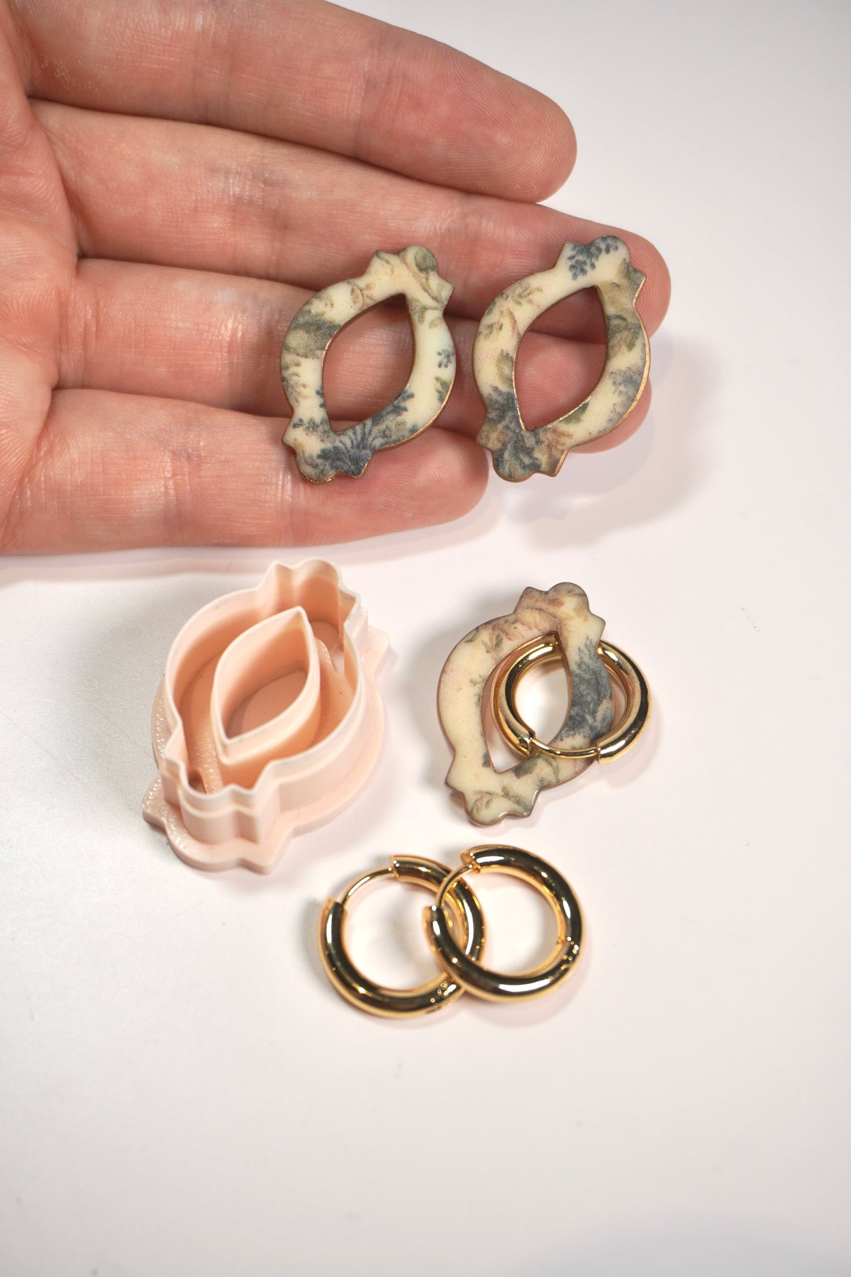 Winter hoop charm