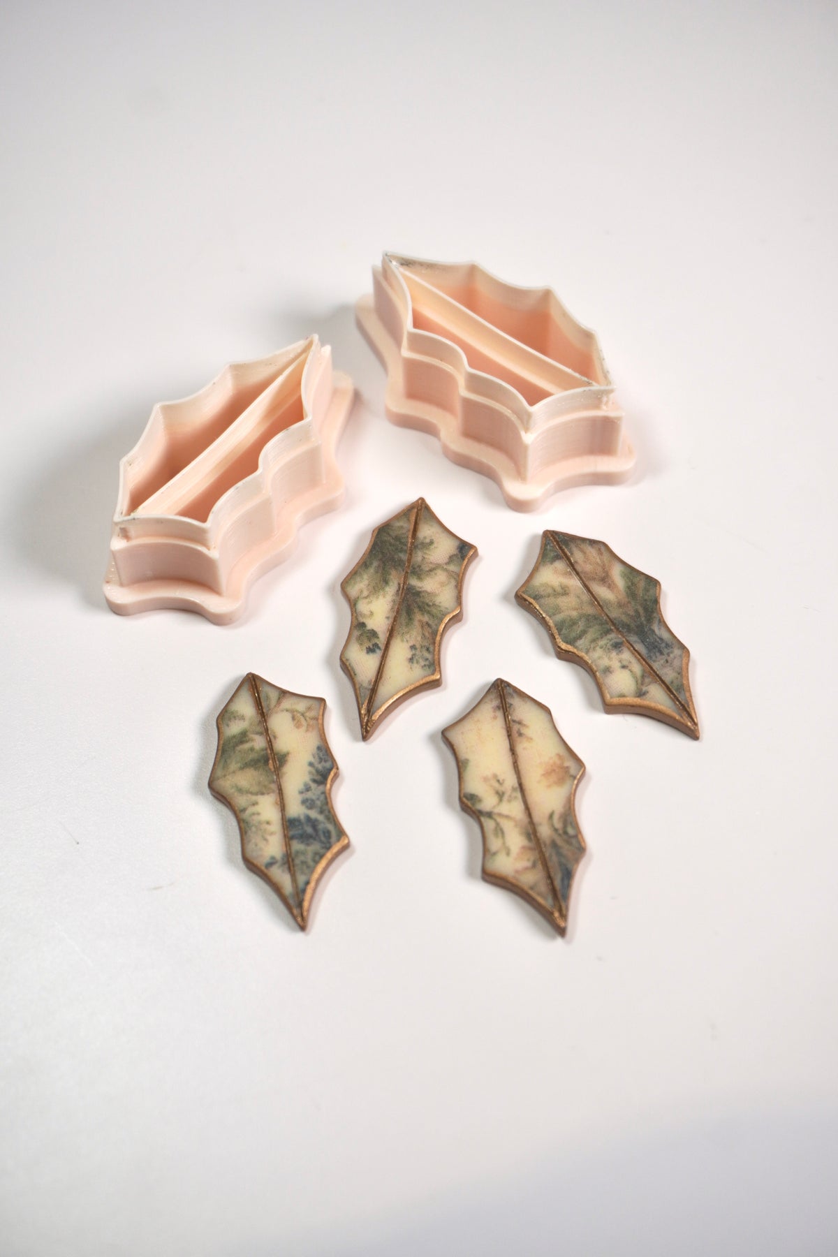 Organic Holy Leaf mirrored