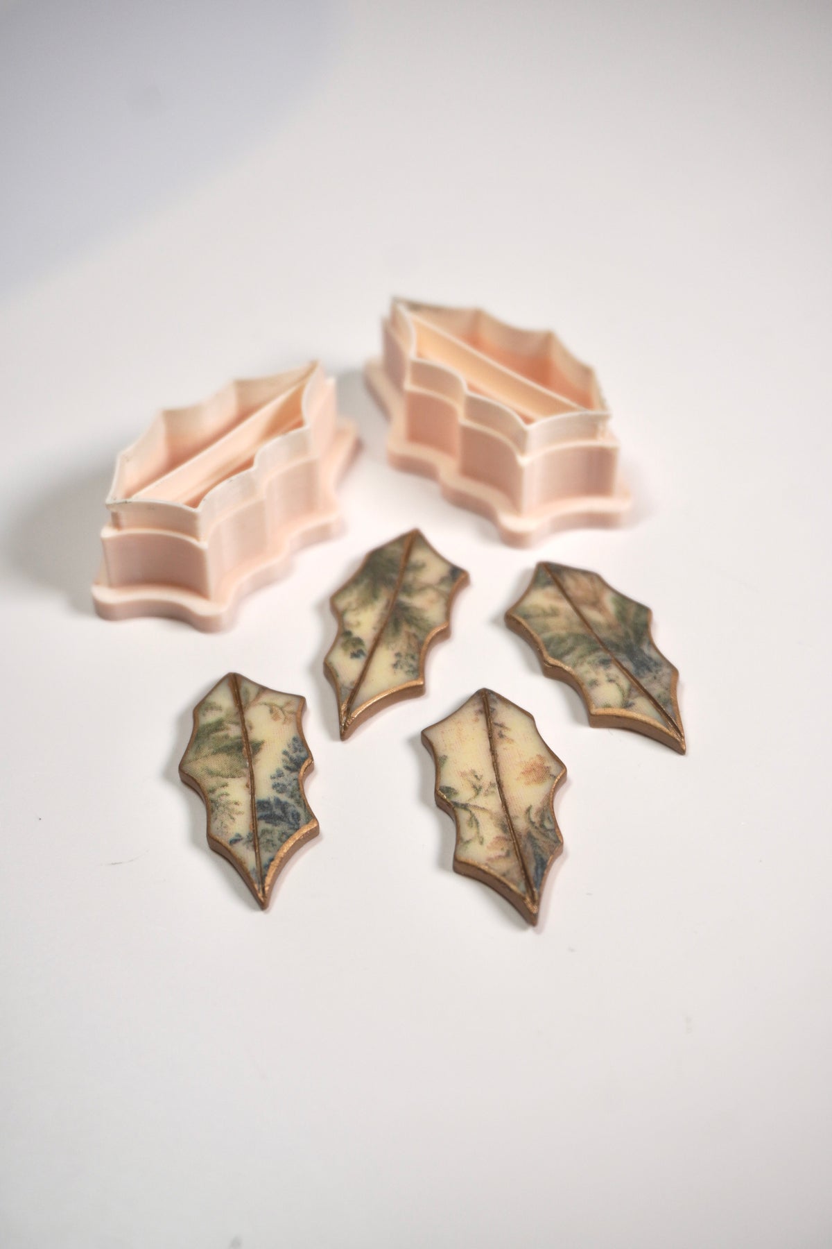 Organic Holy Leaf mirrored