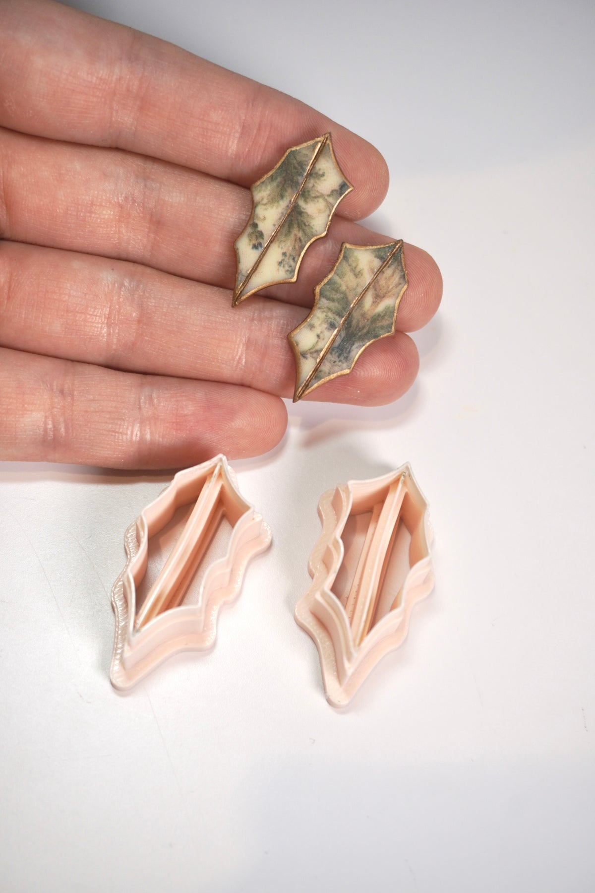 Organic Holy Leaf mirrored