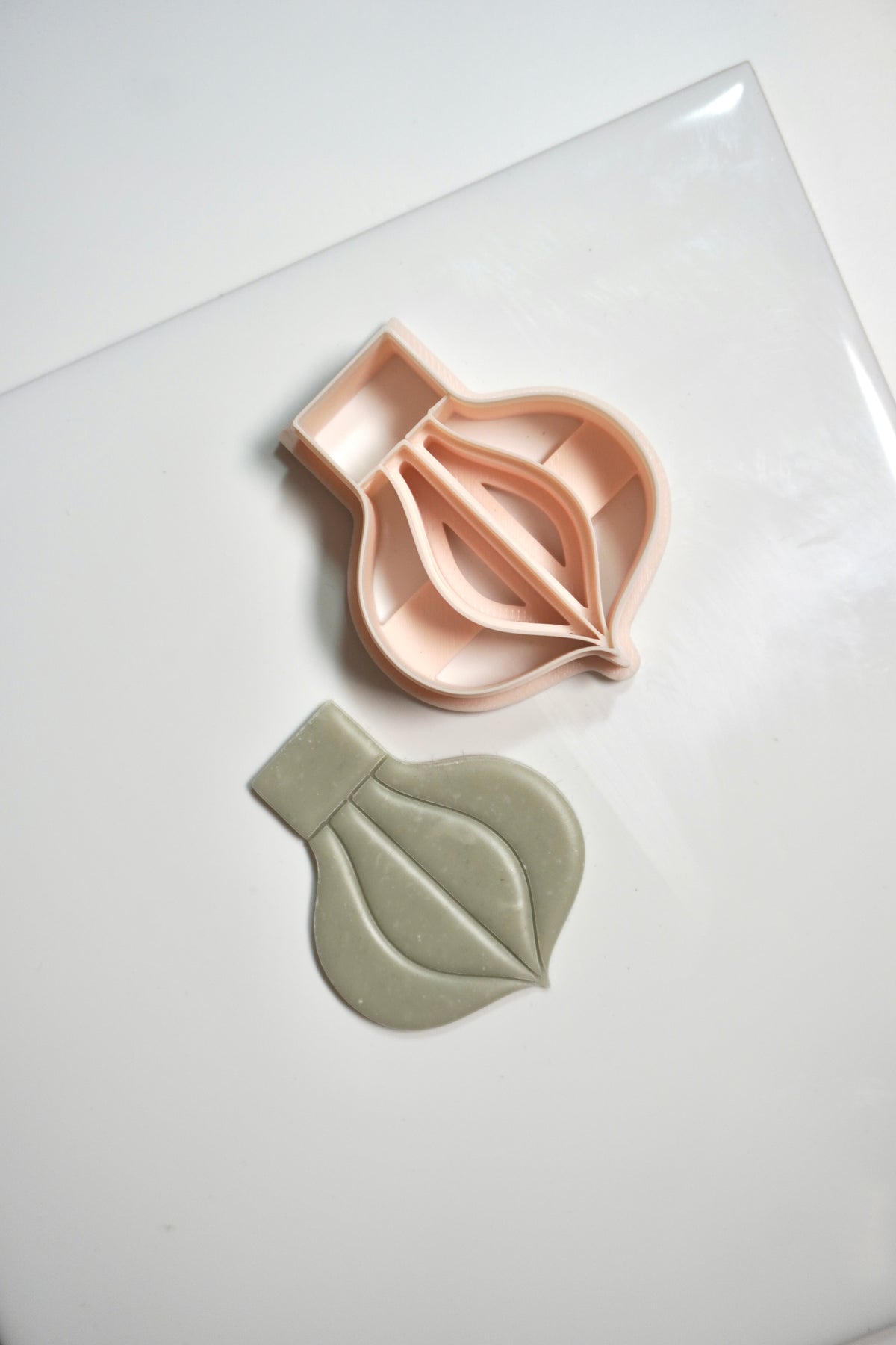 Large bulb embossed