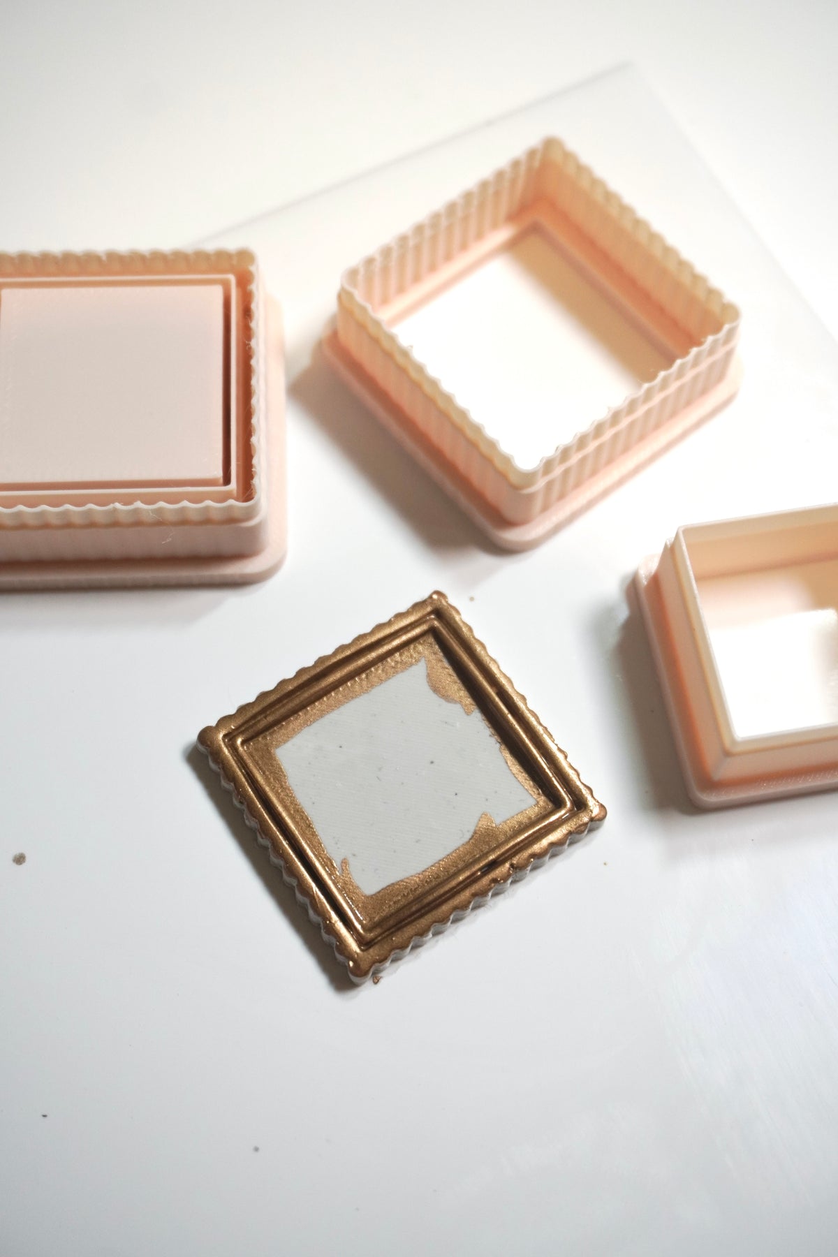 Frame bezel cutter with outline cutter
