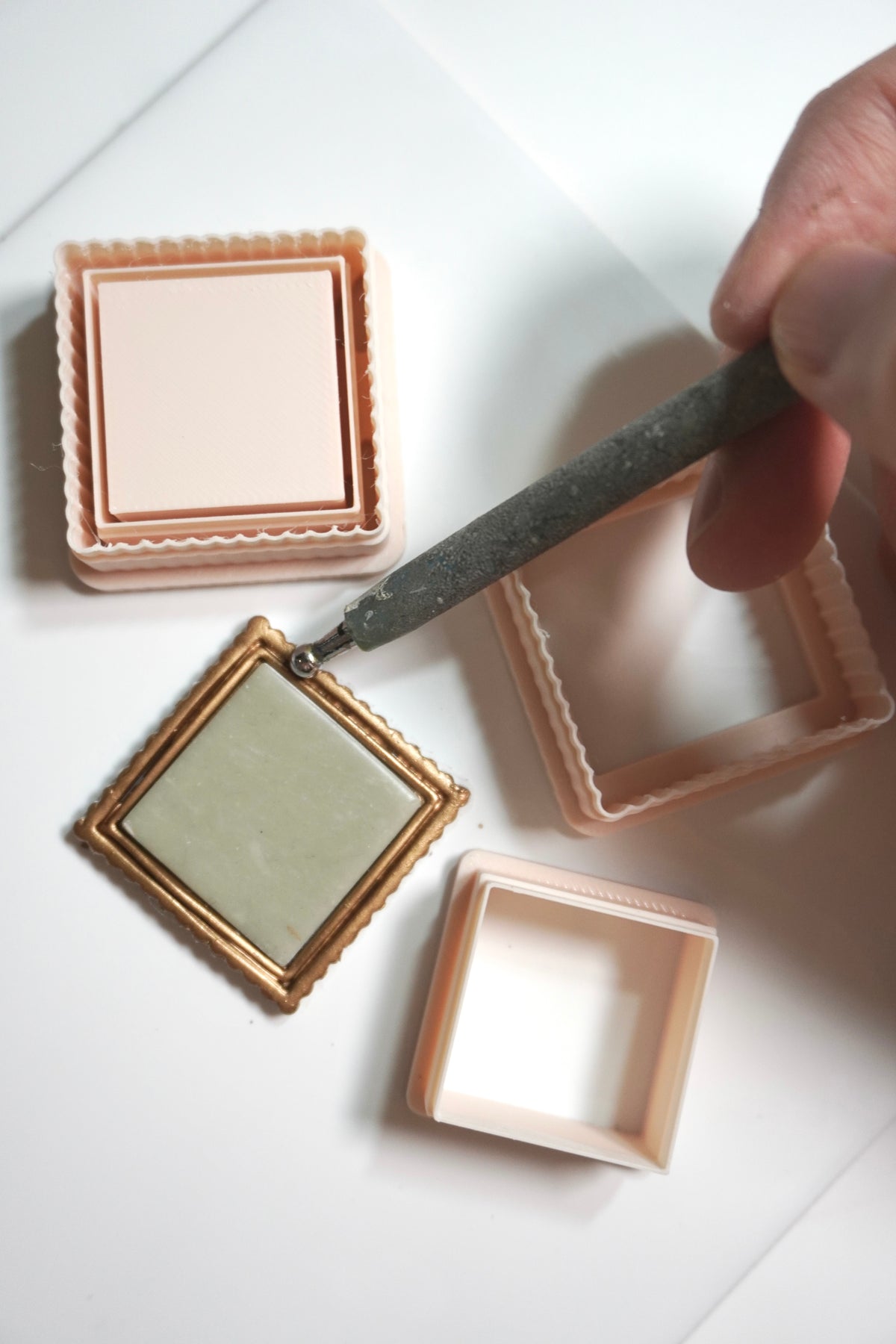 Frame bezel cutter with outline cutter