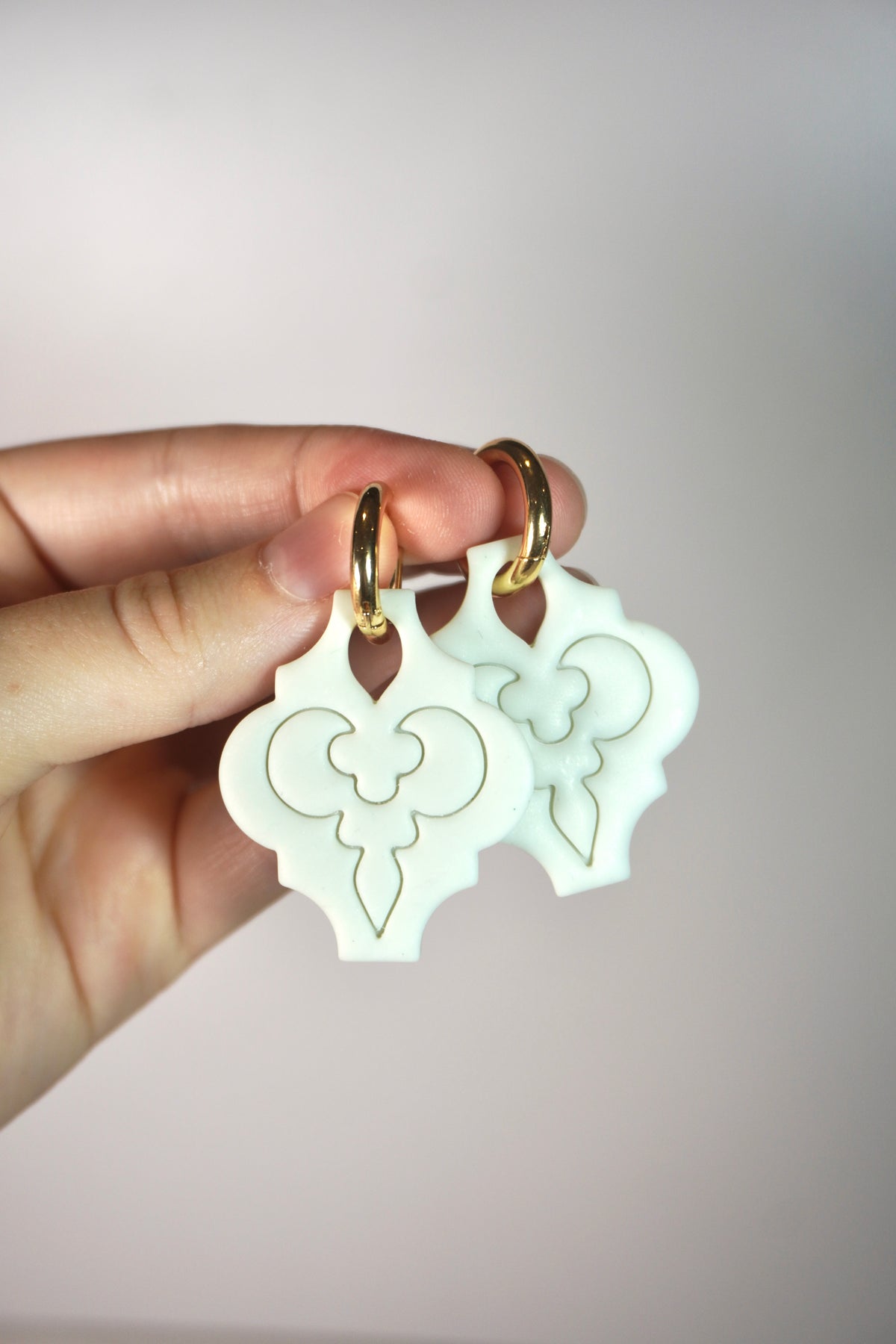 Hoop charm bauble 9