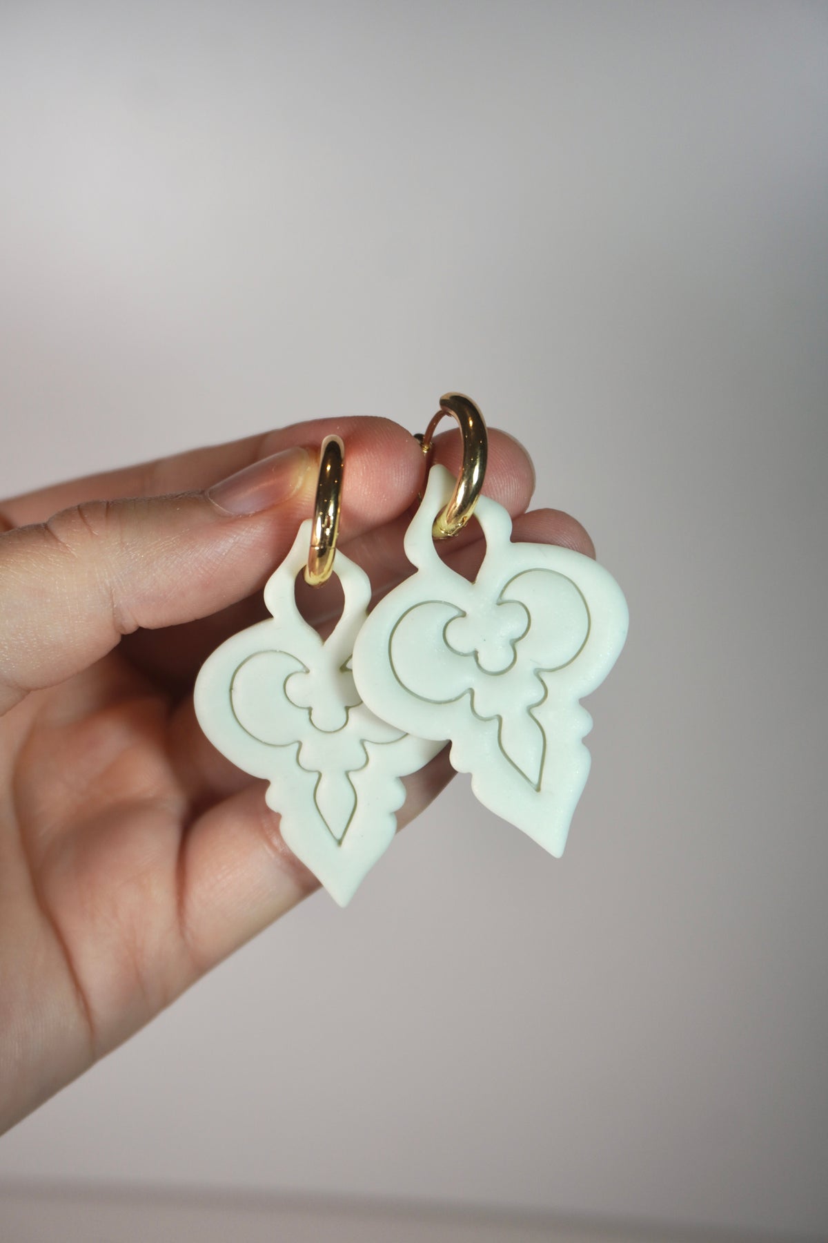 Hoop charm bauble 10