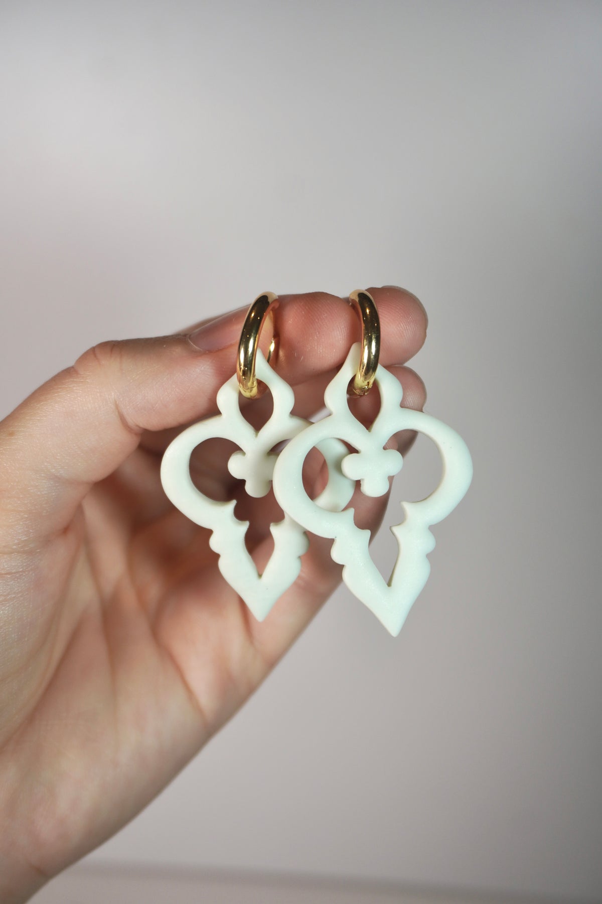 Hoop charm bauble 11