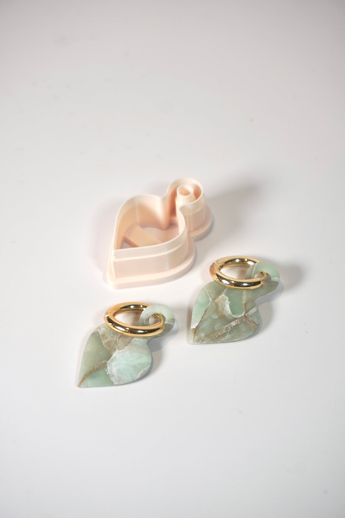 Hoop charm bauble 1