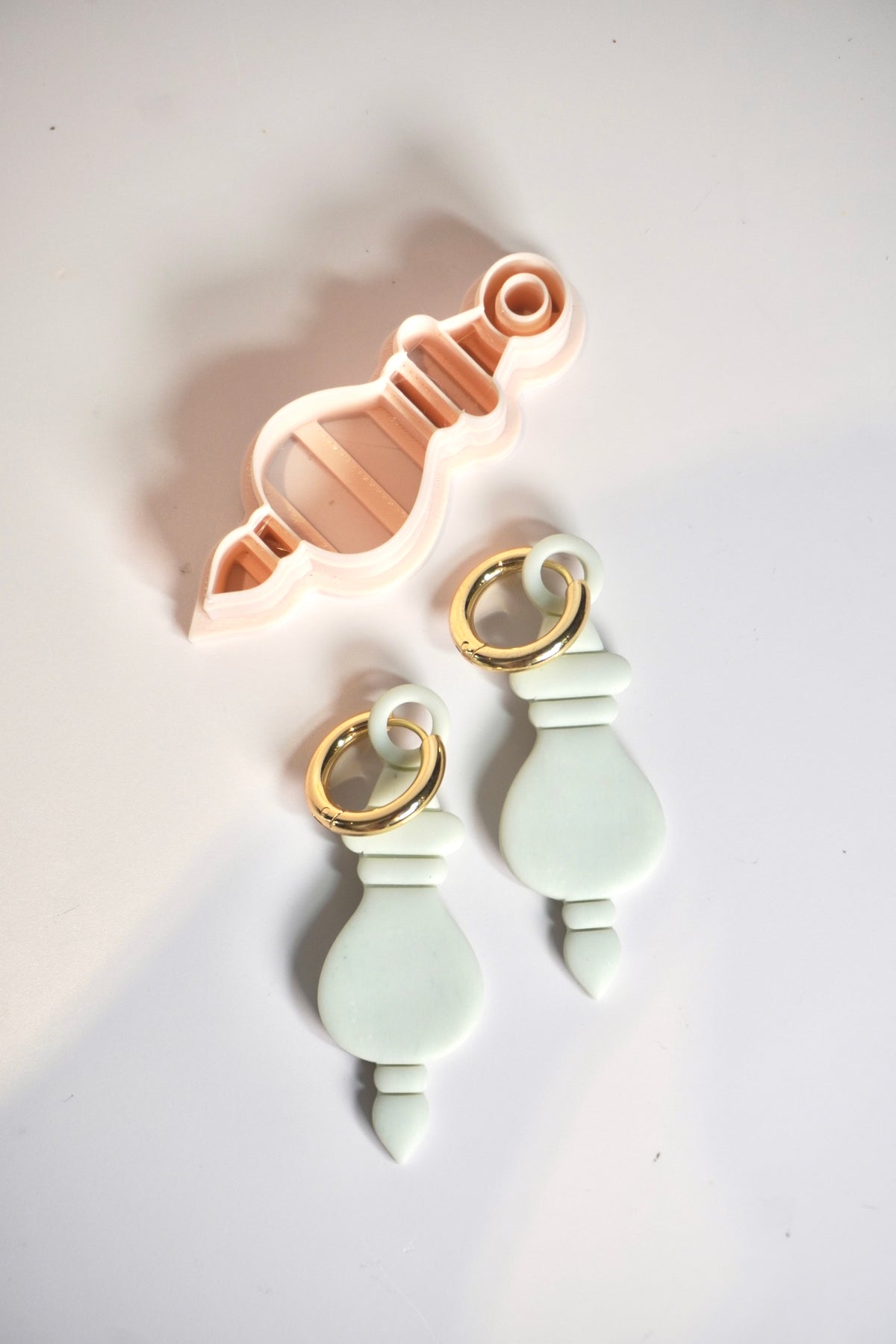 Hoop charm bauble 6