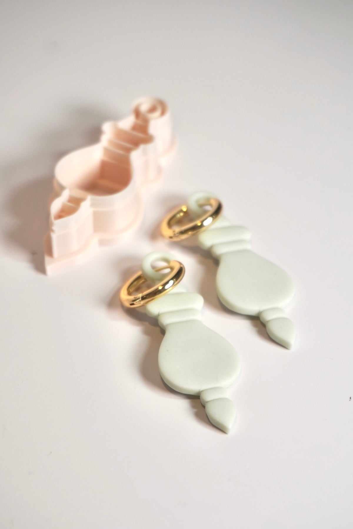 Hoop charm bauble 6