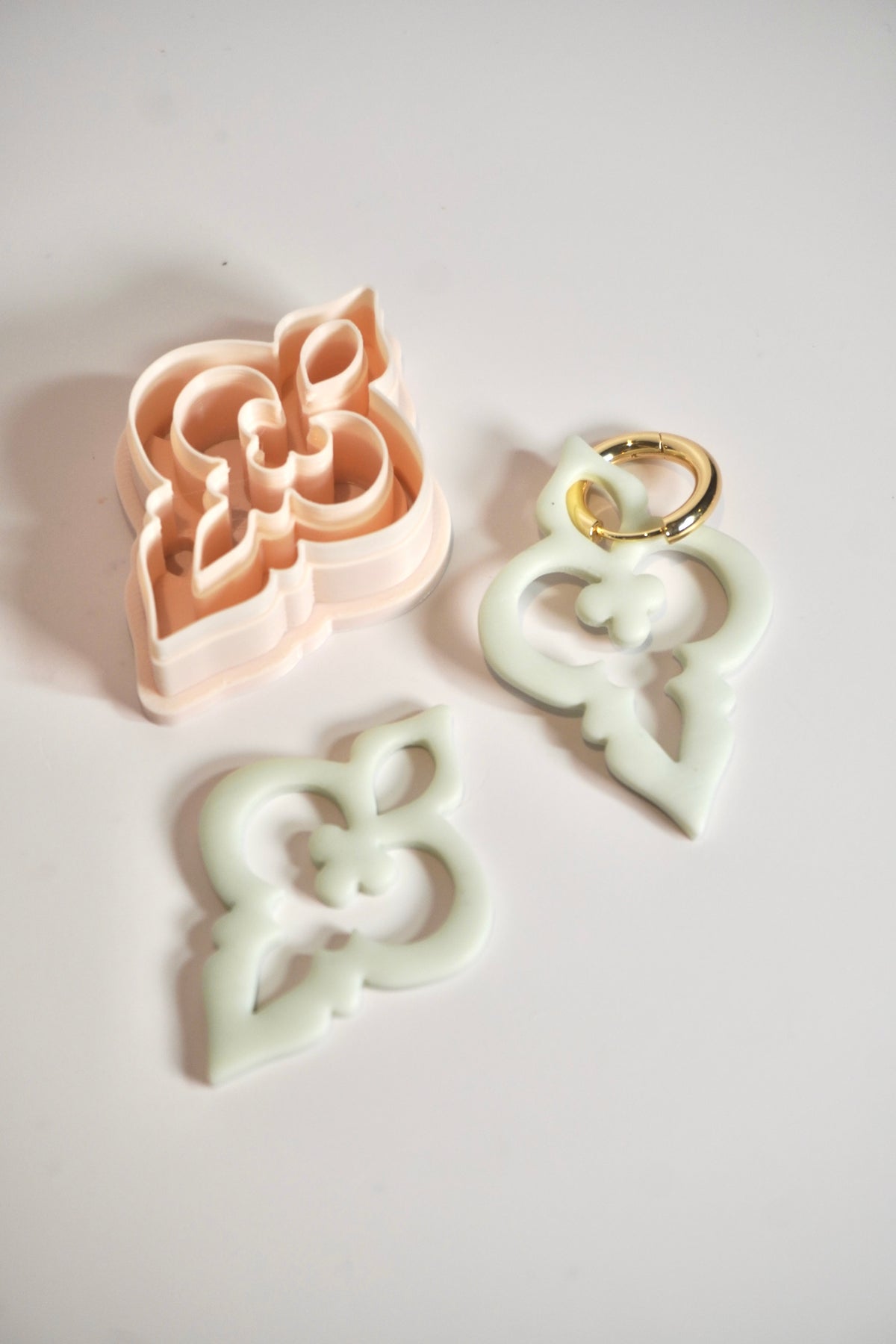 Hoop charm bauble 11
