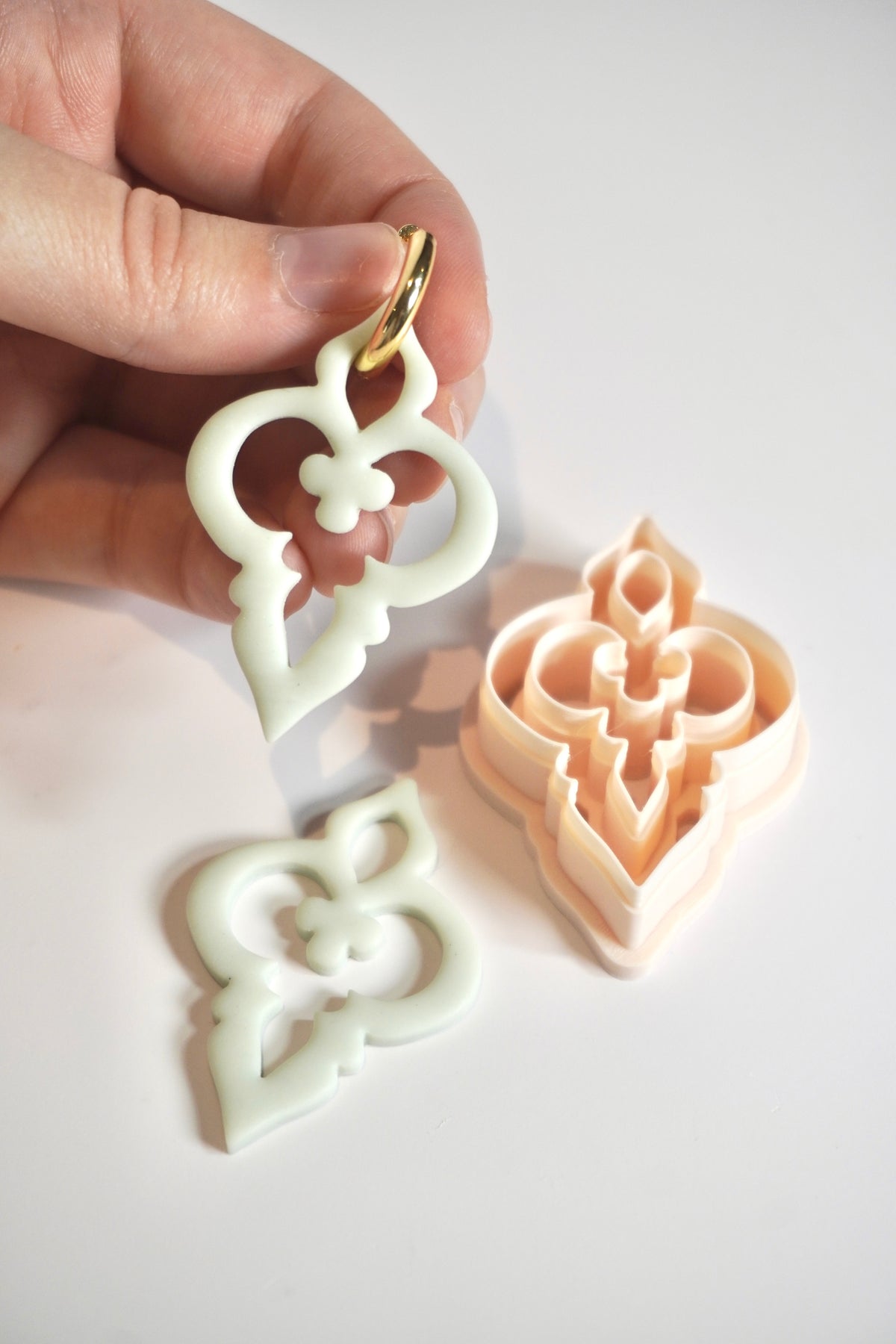 Hoop charm bauble 11