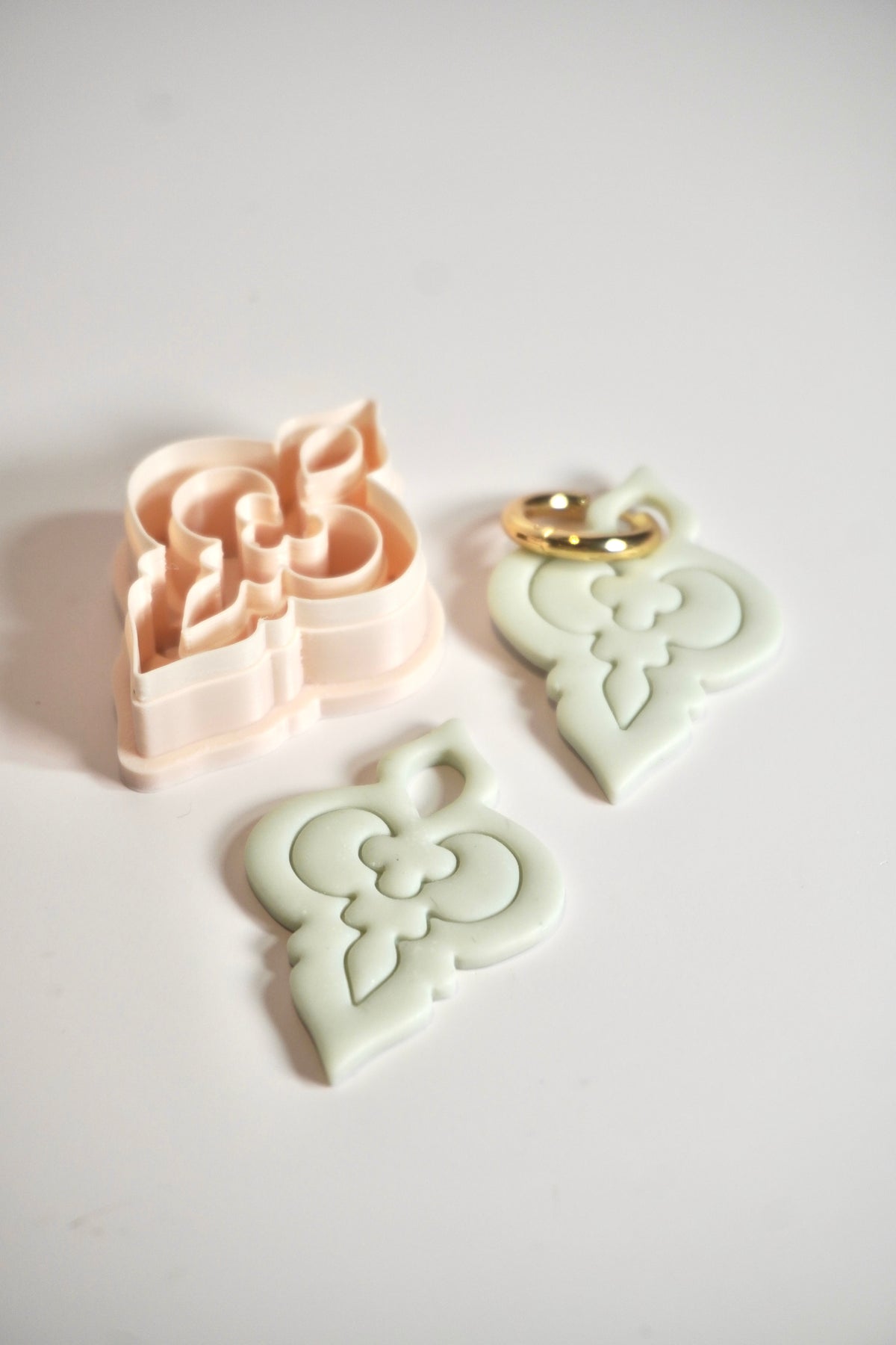 Hoop charm bauble 10