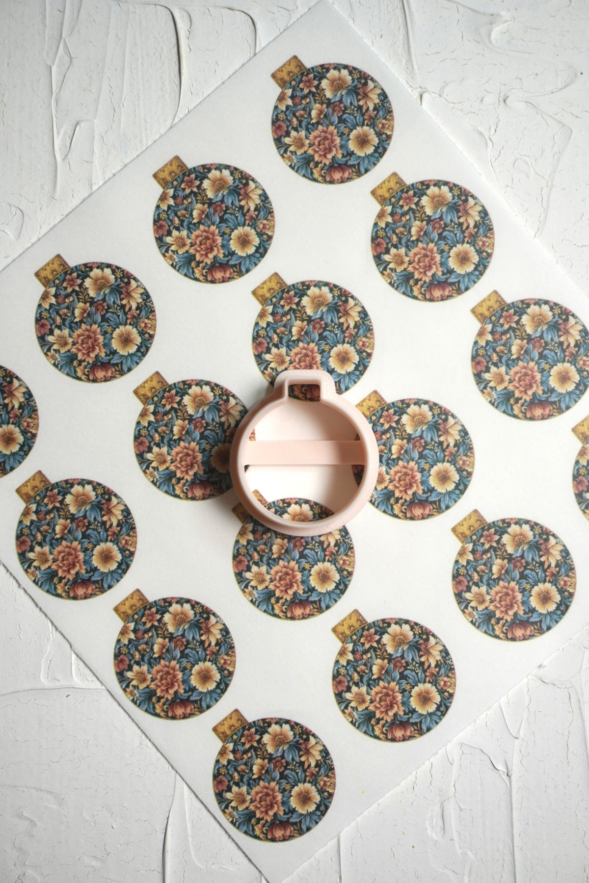 Baubles 10