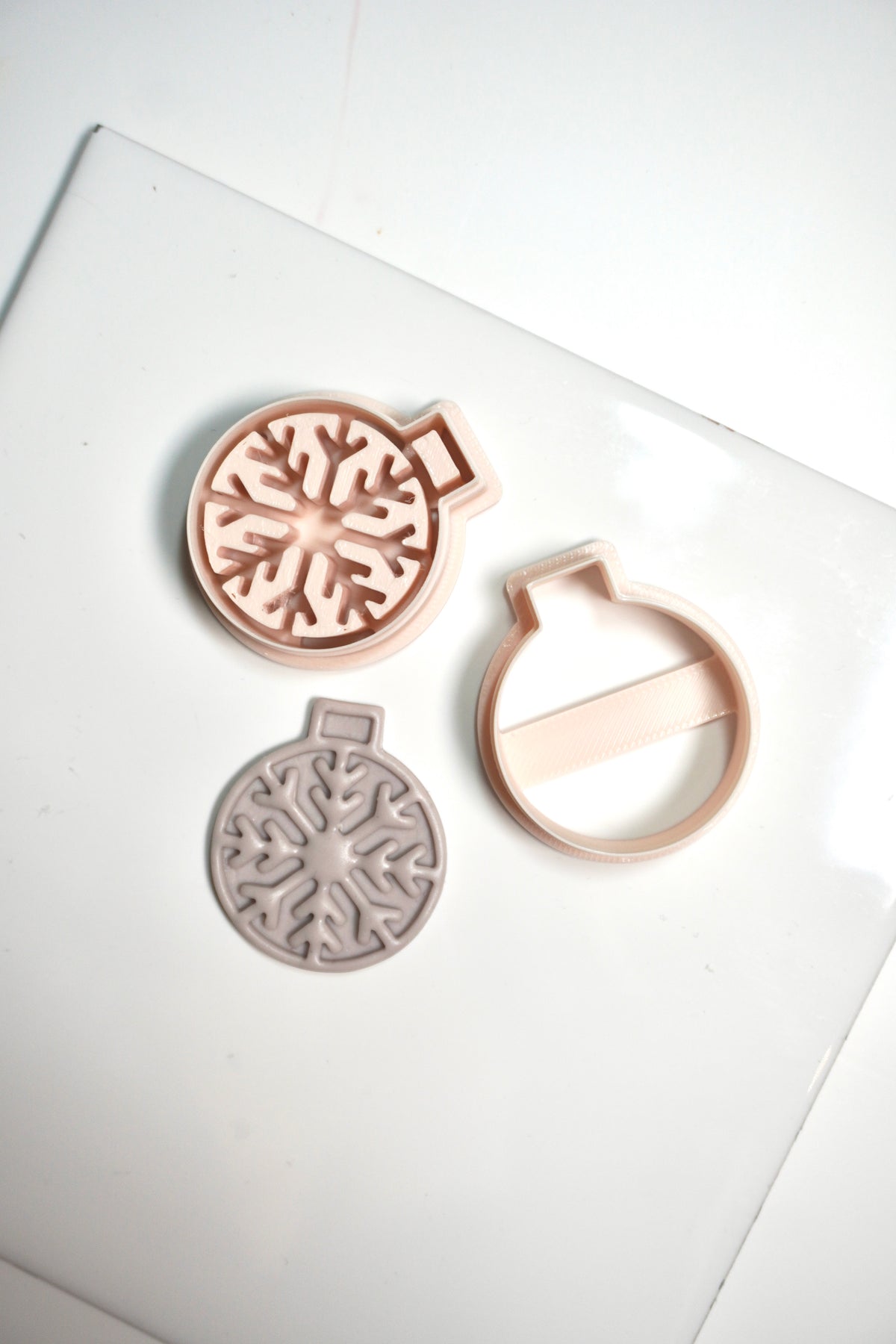 Large wax stamp snowflake stained glass (with outline cutter)