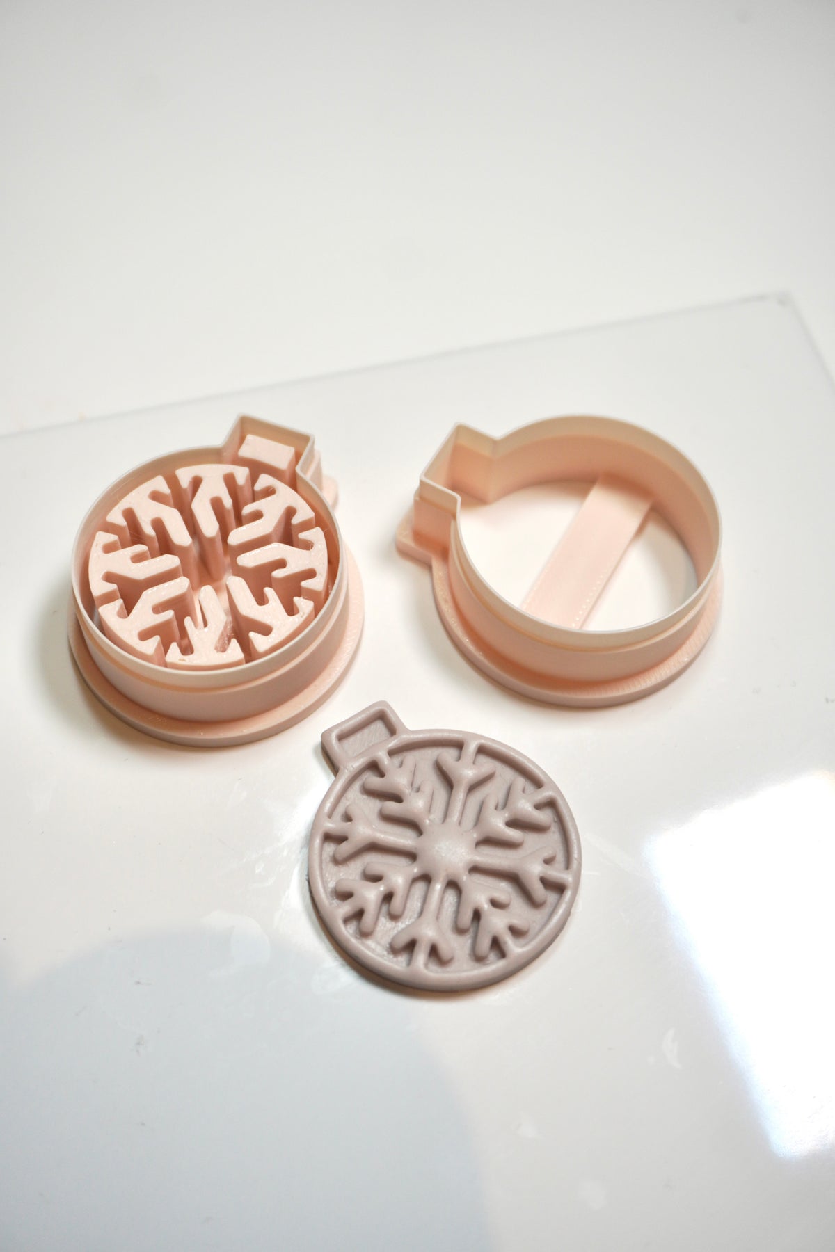 Large wax stamp snowflake stained glass (with outline cutter)