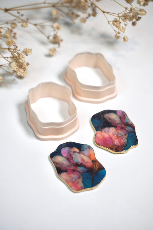 Organic Shape 2 (mirrored)