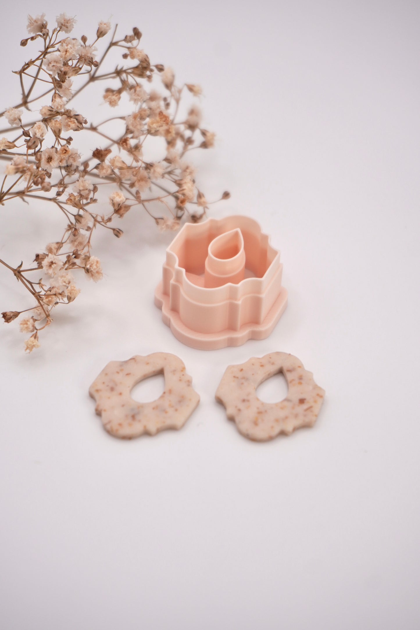 Moroccan hoop charm (1)