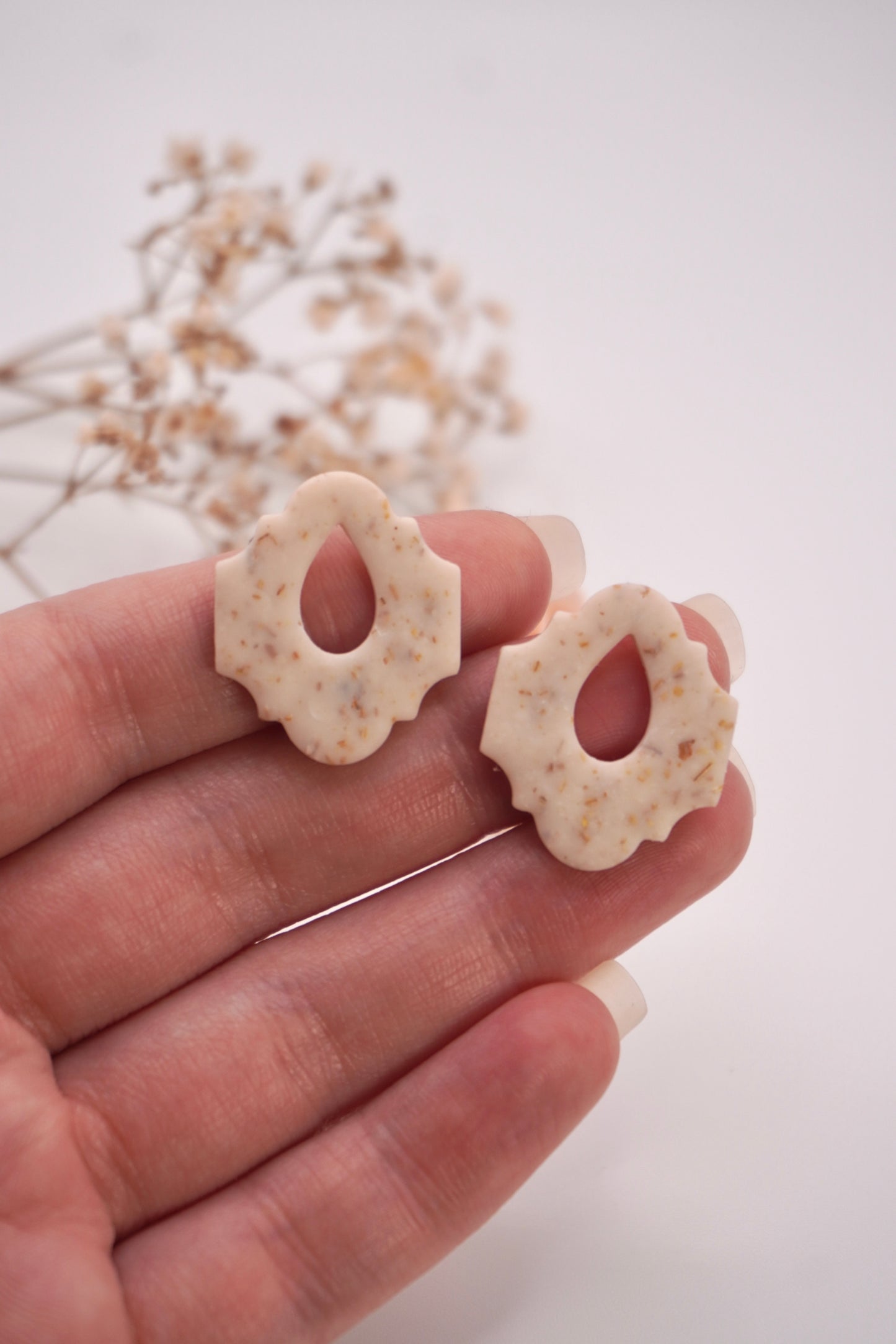 Moroccan hoop charm (1)