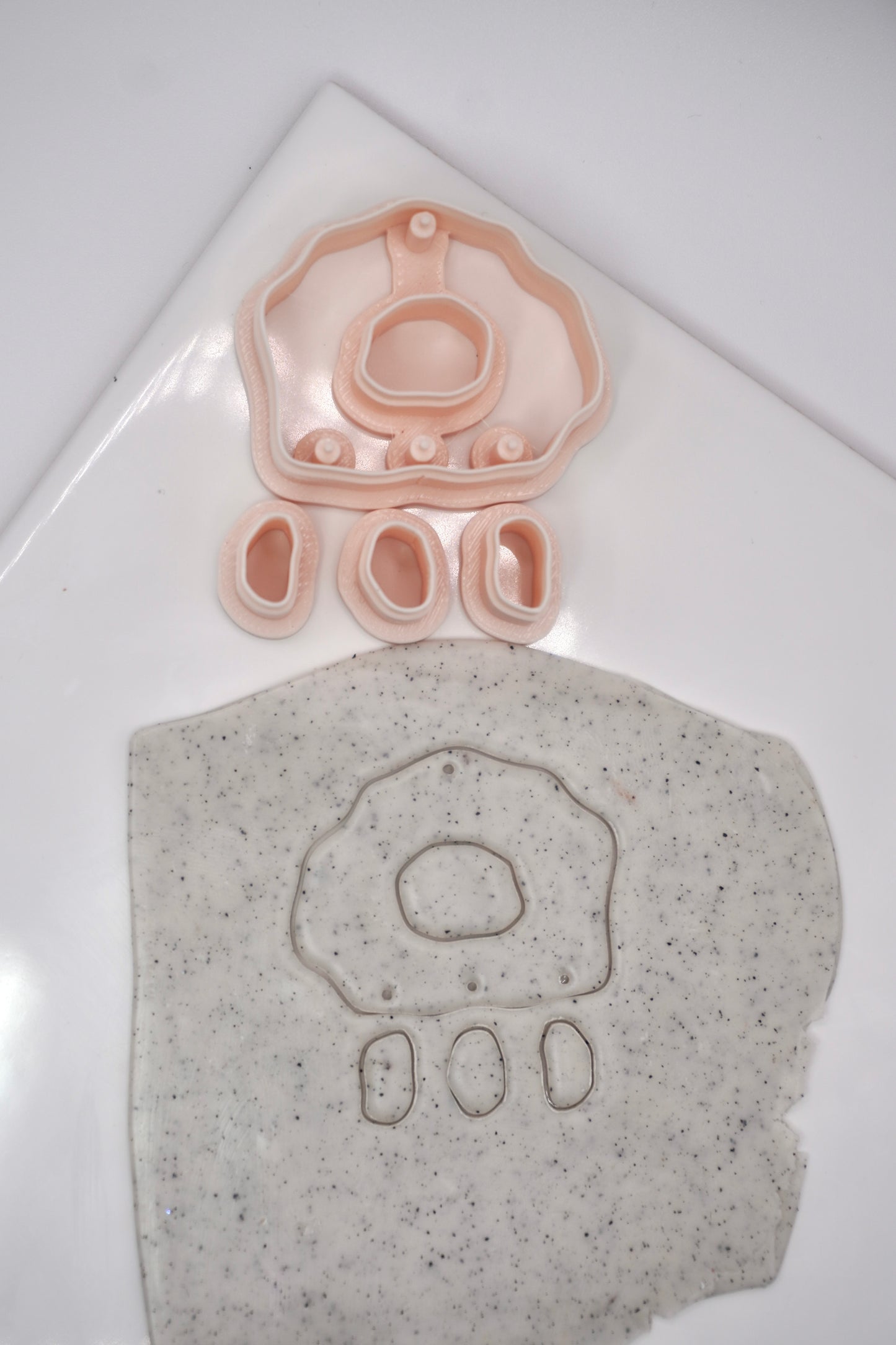 Organic shapes - 3 drops (with drill holes)