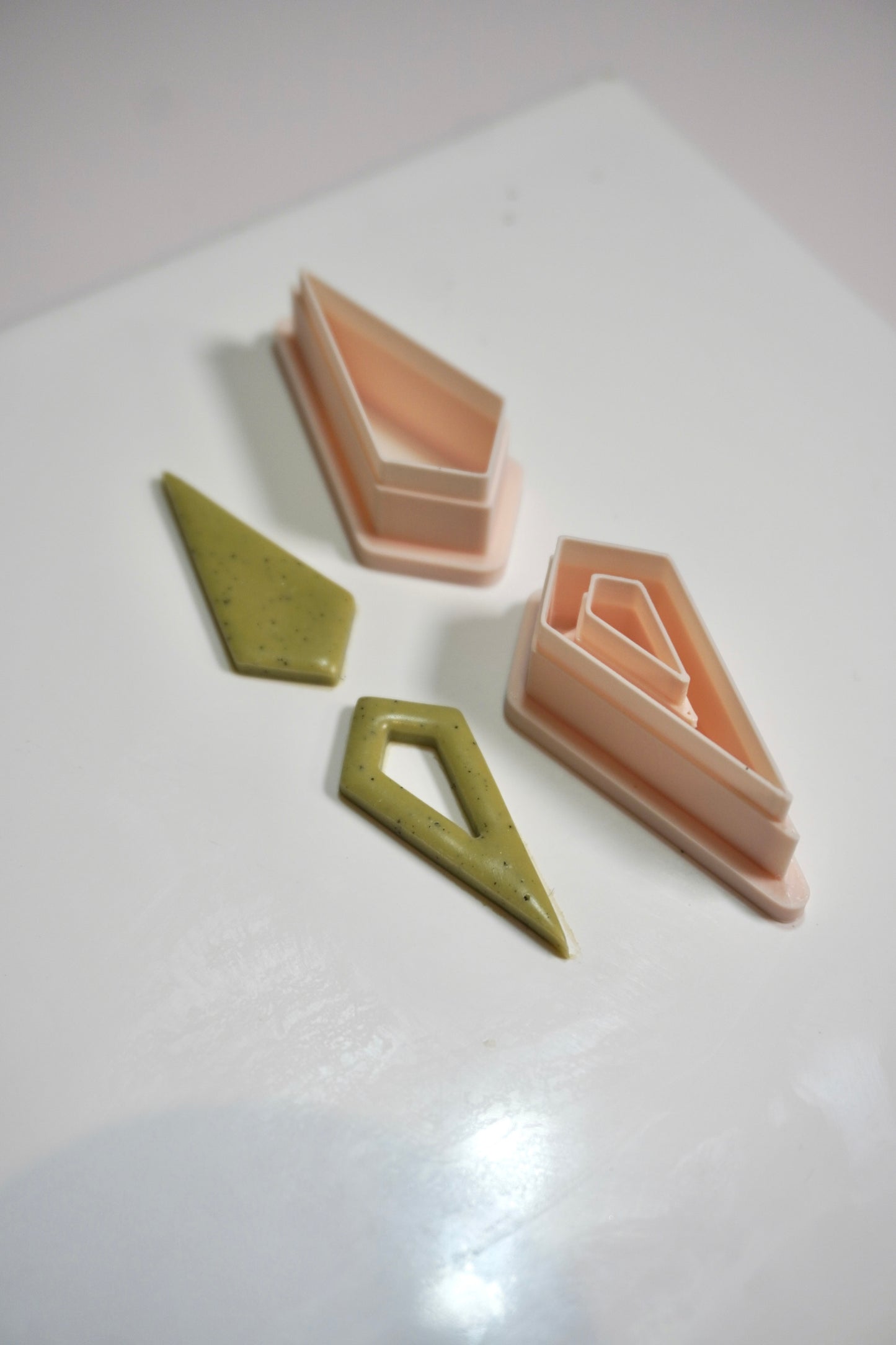 Mirrored Daggers (2)