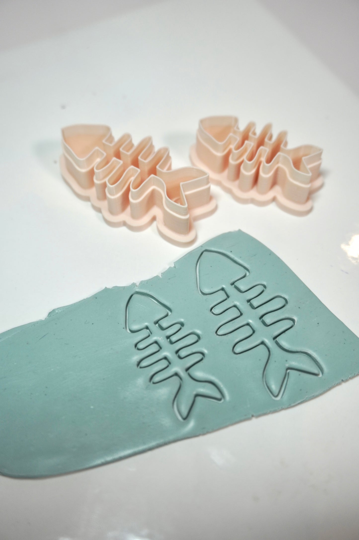 Fish Bone (2 sizes)