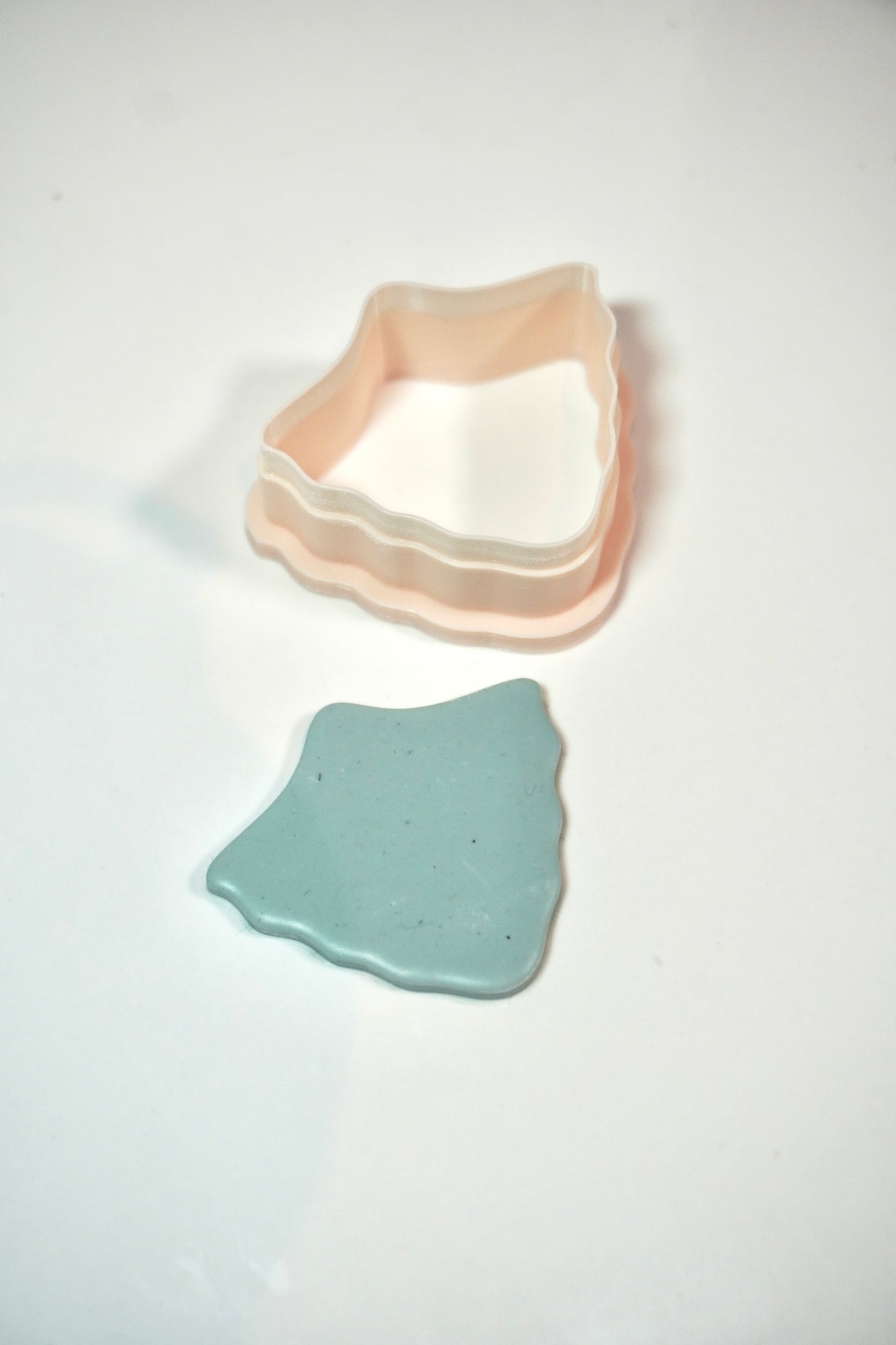 Shell outline