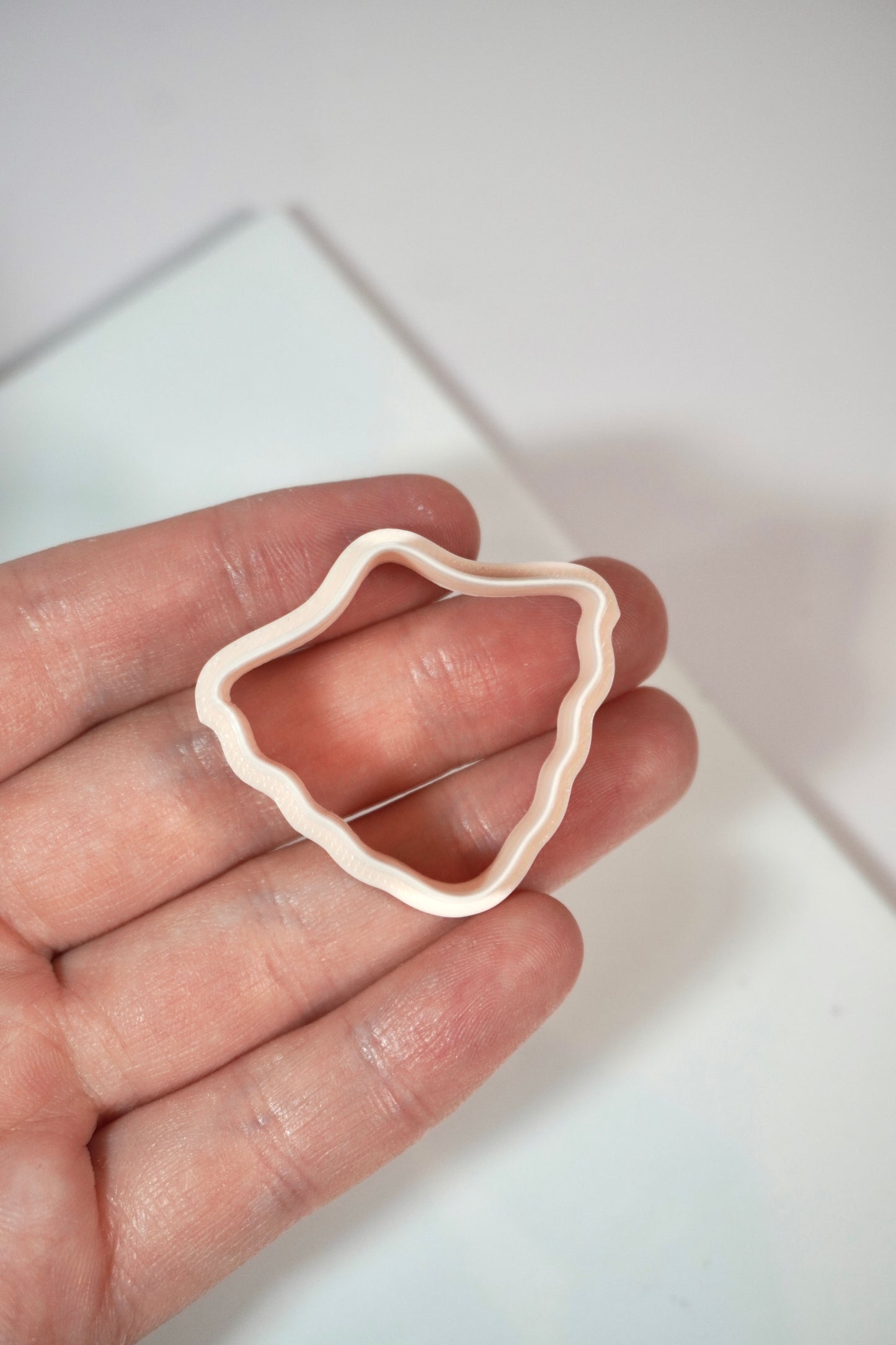 Shell outline