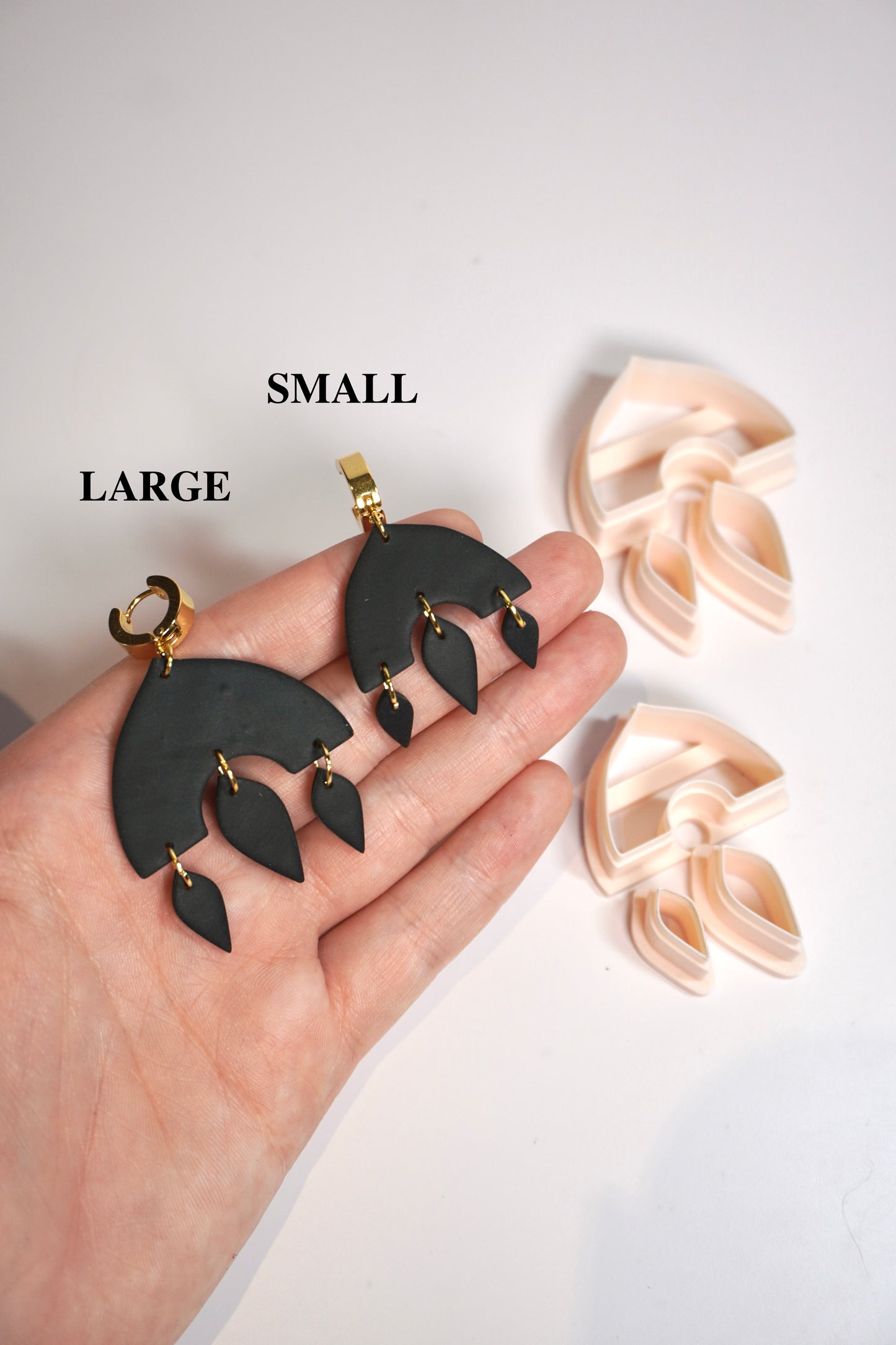 Witchy dangle 2 (2 sizes)