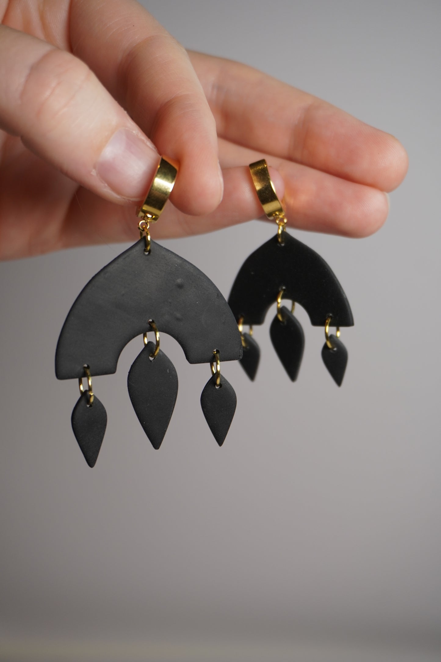 Witchy dangle 2 (2 sizes)