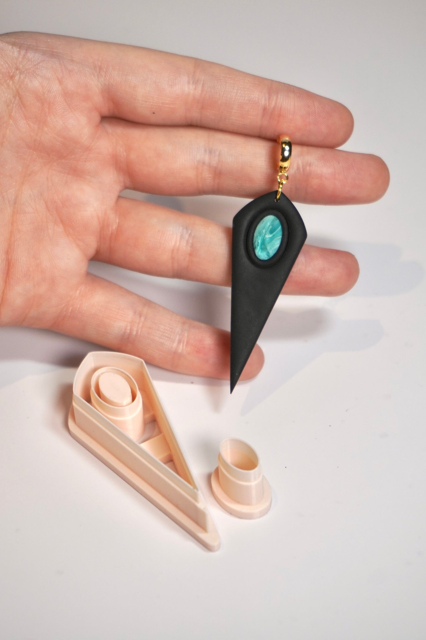 Dagger Bezel